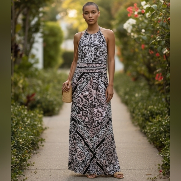 LONDON STYLE | SLEEVELESS FLOOR LENGTH FLORAL MAXI DRESS - Picture 1 of 15